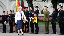Generolo Jono Žemaičio Lietuvos karo akademijos absolventams suteiktas pirmasis karininko - leitenanto laipsnis