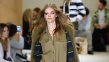 Sonios Rykiel 2015 m. pavasario-vasaros kolekcijos modelis