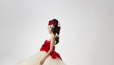 &bdquo;Giambattista Valli&ldquo; 2021 m. pavasario ir vasaros auk&scaron;tosios mados kolekcijos modelis