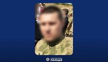 Ukrainoje pagrobtą merginą rusų karys uždarė bute ir žagino daugiau nei metus