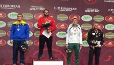 Mantas Knystautas de&scaron;inėje