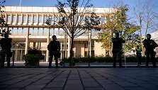 Mitinguotojai būruojasi &scaron;alia Seimo
