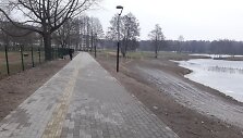 Žmonės skundžiasi, kad naujasis Zumpės takas apdergtas &scaron;unų