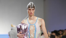 &bdquo;Maison Margiela&ldquo; 2019 m. pavasario ir vasaros kolekcijos modelis