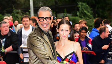 Jeffas Goldblumas su žmona Emilie Livingston