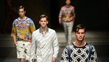&bdquo;Dolce & Gabbana&ldquo; 2016 m. pavasario-vasaros kolekcijos modelis