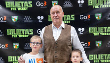 Rimas Kurtinaitis su anūkais
