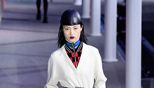 &bdquo;Louis Vuitton&ldquo; 2019&ndash;2020 m. rudens ir žiemos kolekcijos modelis