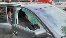 Pasistatęs ma&scaron;iną Kauno centre kaunietis sulaukė &scaron;ūvių į langą
