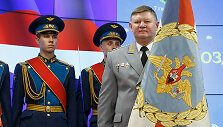 Andrejus Serdiukovas (de&scaron;inėje)