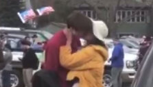 Malia Obama su draugu