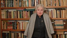 Poetė Ramutė Skučaitė sako, kad ra&scaron;yti vaikams tikrai yra Dievo dovana.