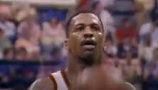 Eddie Johnsonas didžiąją karjeros dalį žaidė &bdquo;Atlanta Hawks&ldquo;.