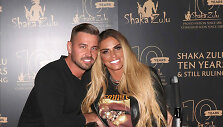 Carlas Woodsas ir Katie Price