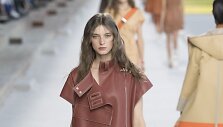 &bdquo;Herm&egrave;s&ldquo; 2019 m. pavasario ir vasaros kolekcijos modelis