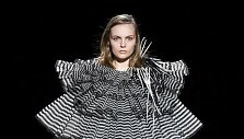 &bdquo;Marc Jacobs&ldquo; 2019 &ndash; 2020 m. rudens ir žiemos kolekcijos modelis