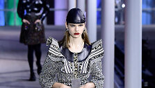 &bdquo;Louis Vuitton&ldquo; 2019&ndash;2020 m. rudens ir žiemos kolekcijos modelis