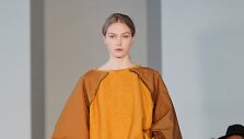Hannah Jinkins kolekcijos modelis
