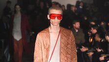&bdquo;Rick Owens&ldquo; 2019&ndash;2020 m. rudens ir žiemos kolekcijos modelis