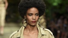 &bdquo;Dolce & Gabbana&ldquo; 2020 m. pavasario ir vasaros kolekcijos modelis