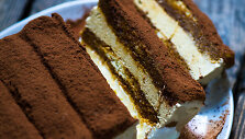 Sluoksniuotas tiramisu ledų tortas