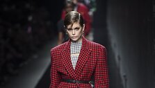 &bdquo;Versace&ldquo; 2020&ndash;2021 m. rudens ir žiemos kolekcijos modelis