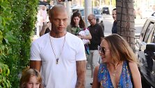 Jeremy Meeksas mylimąją Chloe Green ir sūnumi Jeremy jaunesniuoju