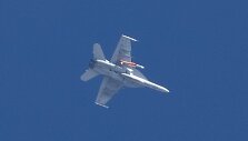 SM-6 raketa ginkluotas F/A-18 naikintuvas