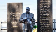 Rusijos nusikalstamo pasaulio atstovų antkapiai
