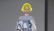 &bdquo;Junya Watanabe&ldquo; 2019 m. pavasario ir vasaros kolekcijos modelis