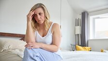 Menopauzė pasirei&scaron;kia įvairiais simptomais, vienas jų &ndash; &bdquo;smegenų rūkas&ldquo;