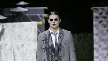 Thomo Browne'o 2016 m. pavasario-vasaros kolekcijos vyrams modelis