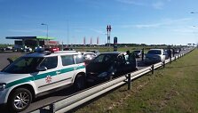 Klaipėdos policijos pareigūnai sekmadienį, surengę reidą prie Jakų žiedo, i&scaron;ai&scaron;kino net pus&scaron;imtį greičio vir&scaron;ytojų. 