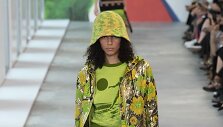 &bdquo;Michael Kors&ldquo; 2019 m. pavasario ir vasaros kolekcijos modelis