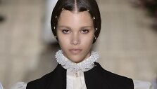 &bdquo;Valentino&ldquo; 2016 m. rudens-žiemos kolekcijos modelis