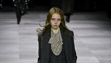 &bdquo;Celine&ldquo; 2020 m. pavasario ir vasaros kolekcijos modelis