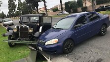 &bdquo;Toyota Corolla&ldquo; vairuotoja įsirėžė į &bdquo;Ford Model A&ldquo;