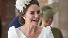 Kembridžo hercogienė Catherine su sūnumi Louisu