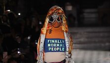 &bdquo;Manish Arora&ldquo; 2019-2020 rudens žiemos kolekcijos modelis