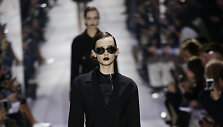 &bdquo;Christian Dior&ldquo; 2016 m. rudens-žiemos kolekcijos modelis