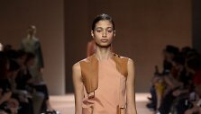 &bdquo;Herm&egrave;s&ldquo; 2020 m. pavasario ir vasaros kolekcijos modelis