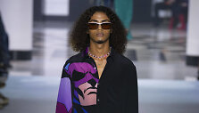 &bdquo;Lanvin&ldquo; 2022 m. pavasario ir vasaros kolekcijos modelis