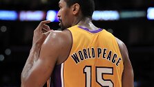Metta World Peace (seniau žinomas kaip Ronas Artestas)