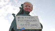 Donaldo Trumpo nuotrauka ant statulos &Scaron;kotijoje
