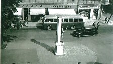 Lengvasis automobilis &bdquo;Buick&ldquo; ir autobusas &bdquo;Mercedes-Benz&ldquo; Kaune, 1936 m.