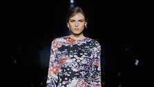 &bdquo;Givenchy&ldquo; 2019&ndash;2020 m. rudens ir žiemos kolekcijos modelis