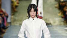 &bdquo;Carolina Herrera&ldquo; 2019&ndash;2020 m. rudens ir žiemos kolekcijos modelis