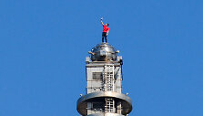 Ann Wang / REUTERS