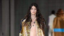 &bdquo;Acne Studios&ldquo; kolekcijos modelis