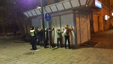Kauno centre sulaikytas vie&scaron;ąją tvarką pažeidinėjusių jaunuolių būrys